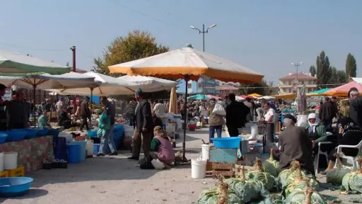 Open-air market vendors press finance ministry over tax demands