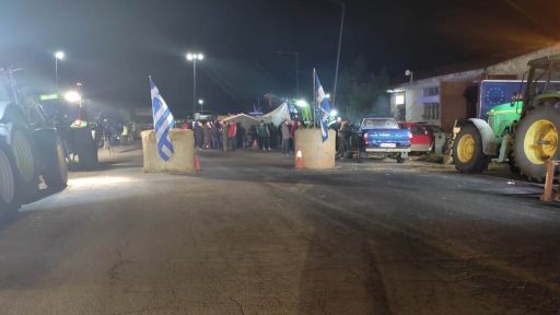 Blockades lifted in Western Macedonia and Promachonas, continue at key border crossings