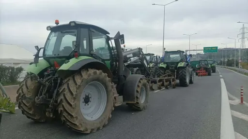 Farmers agree to talks with government, keep roads open