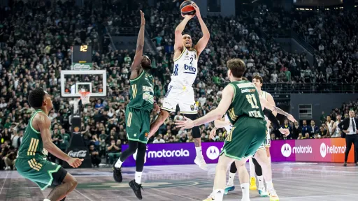 Fenerbahce edge Panathinaikos in thriller as tensions flare in Greek-Turkish derby