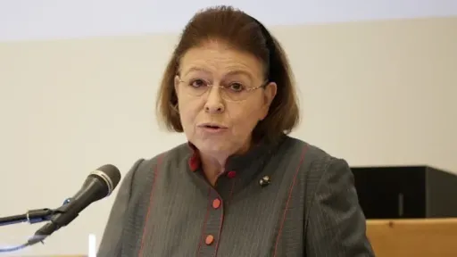 Culture Ministry examines acquisition of WWII execution photos