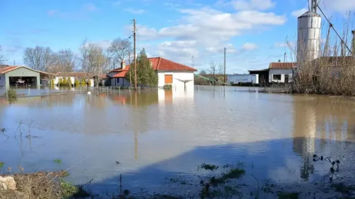 ‘Red alert’ in Meriç as 112 emergency message sent to Lavara amid river flooding