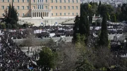 Protest rallies marking 3rd year since Tempi rail crash held in Greece and abroad