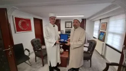 Diyanet head meets Western Thrace Muslims Turks during Ramadan visit