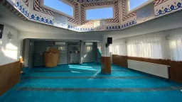 Knife attack at German mosque raises fears of Islamophobic violence