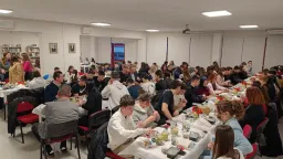 Iftar hosted by Mucize Theatre brings young people together