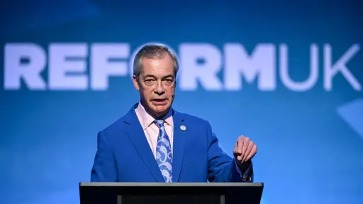 Farage vows to ban Muslim prayers at historic UK sites if elected