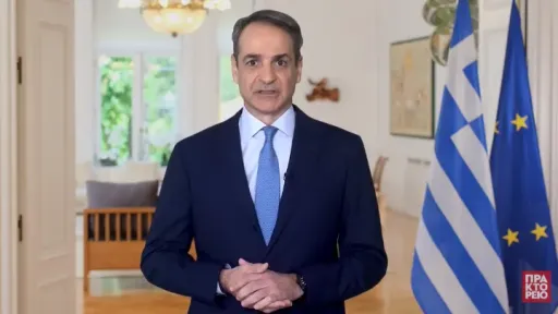 Mitsotakis unveils €300 million support package to shield Greeks from global fuel shock