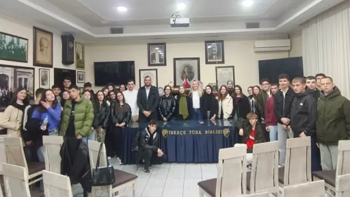 FEP Party leader Çiğdem Asafoğlu meets youth in İskeçe