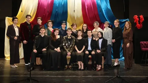 Miracle Theatre high school ensemble delivers unforgettable night in İskeçe