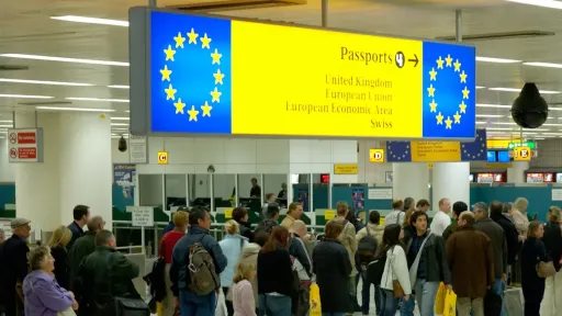 Airports, airlines urge flexibility as EU's new border system causes 'significant disruptions'