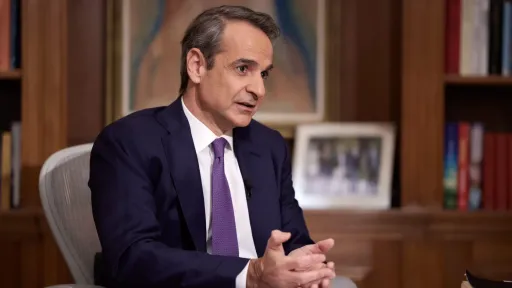 Greece opposes Israel’s strikes on Lebanon and rejects strait of Hormuz transit fees