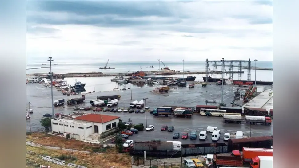 New delay for Dedeağaç–Midilli–Sakız–Piraeus cargo ferry tender sparks concern in Greece