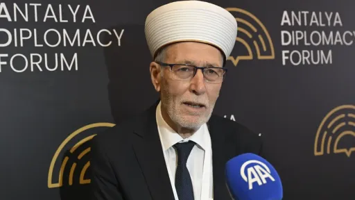 Mufti İbrahim Şerif raises minority mducation concerns at Antalya Diplomacy Forum