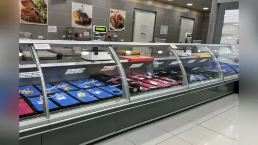 Empty shelves in Midilli (Lesbos) as port blockade disrupts supply chain