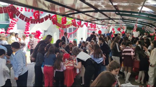 Children celebrate April 23 National Sovereignty and Children’s Day at Turkish Consulate in Gümülcine