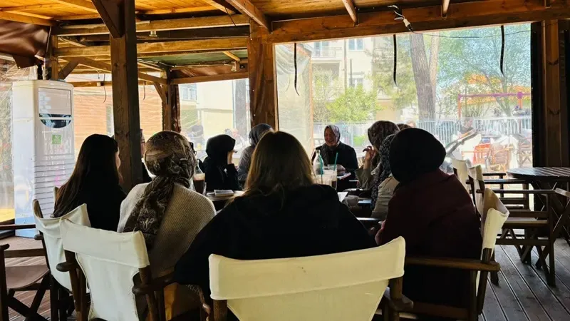 Students gather to discuss Sırça Köşk at Youth Book Club in Gümülcine