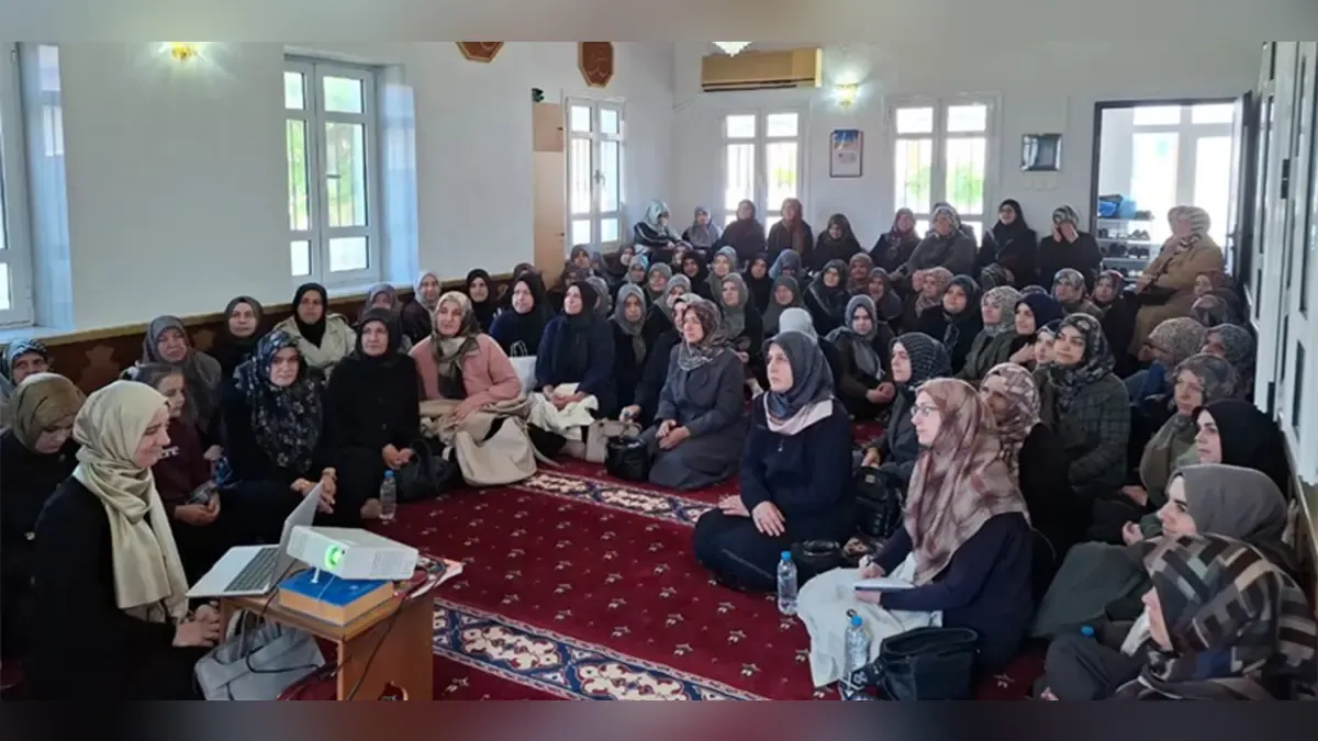 Women’s book club gathering held at Gümülcine Mosque under Mufti’s initiative