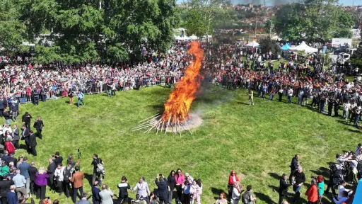 Spring festival madness hits Türkiye's Edirne with fire, dance and wishes