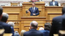 PM Mitsotakis launches debate on wide-ranging constitutional reforms