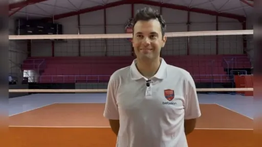 Panionios Coach Yunus Öçal says sports are building a bridge between Türkiye and Greece