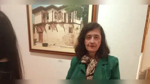 Painter Füsun Suka showcases her work at annual Thracian artists exhibition in Gümülcine