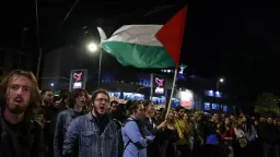 Hundreds march to Israeli embassy in Athens in support of Palestinian resistance