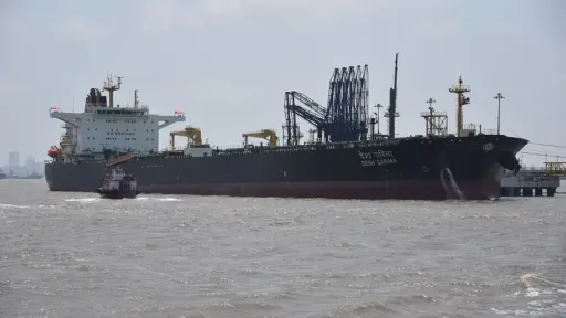 US official says Washington, Tehran reach preliminary deal to reopen Strait of Hormuz: Reports