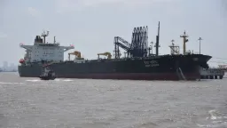 US official says Washington, Tehran reach preliminary deal to reopen Strait of Hormuz: Reports