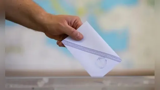 Alexis Tsipras makes strong political comeback, overtakes PASOK in new Greek Poll