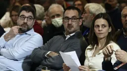 New Left loses parliamentary group after seven MPs quit