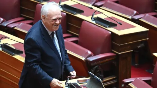 Dragasakis returns to Parliament to sit as independent MP