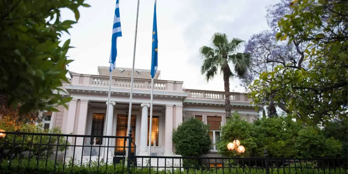 Greece announces cabinet reshuffle: Kotsiras appointed to transport role, Marinakis retains Government Spokesperson position