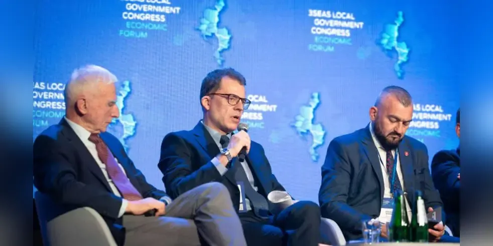Eastern Macedonia and Thrace joins three seas regions network