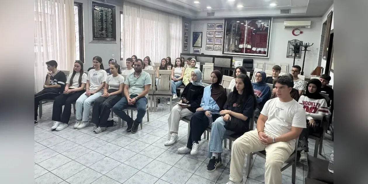 BAKEŞ officials attend İskeçe Turkish Union Youth Meeting to engage with young participants