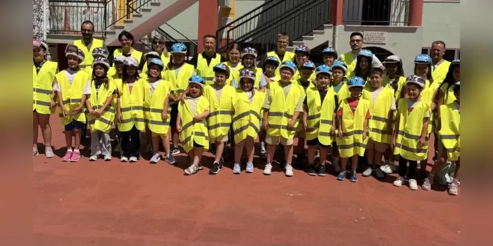Road safety education session held at Yassıköy Minority Primary School by Eastern Macedonia and Thrace Region