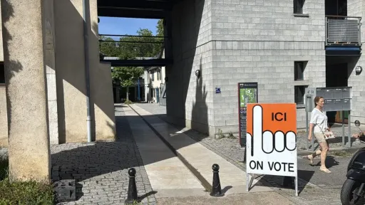Swiss voters reject proposal to cap population at 10 million