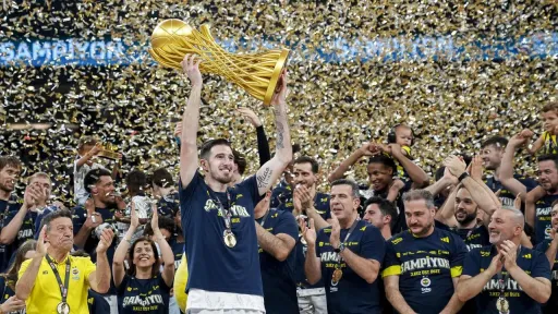 Fenerbahce Beko defeats Besiktas to claim 3rd straight league championship