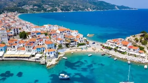 Record number of Turkish tourists flock to Greek Islands as cross-Aegean tourism booms