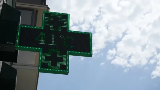 Record heat grips Europe as France, Belgium issue alerts