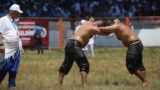 Historic Kırkpınar oil wrestling festival to begin in Edirne