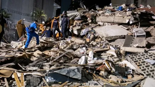 Death toll from twin Venezuela earthquakes rises to 235, with 4,300 others injured