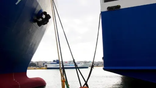 PENEN announces 24-hour strike on Rafina ferries over safety concerns