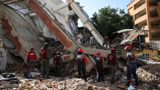 Venezuela earthquake death toll rises to 2,595, with 12,400 injured