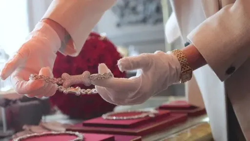 Thieve from France’s Lalique Museum: Reports steal millions of euros worth of jewelry