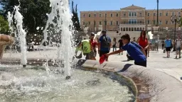 Expert warns Greece faces growing risk of more frequent, intense heatwaves