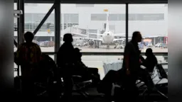 EU approves stronger air passenger rights