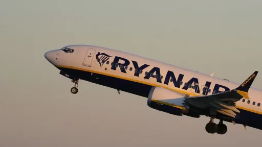 Ryanair flight returns to Thessaloniki after engine failure, passenger injured by debris