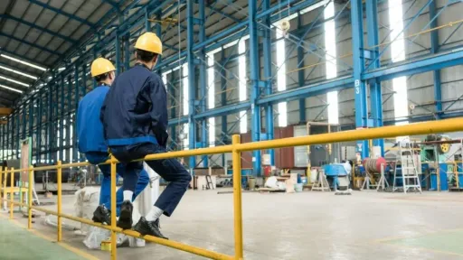 Foreign workers leaving Greece deepen labor market crisis