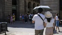 Heat waves reshape travel patterns across Europe